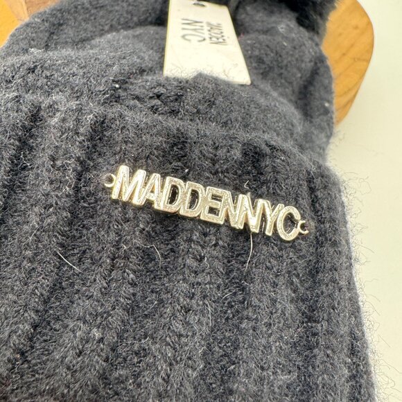 Steve Madden NYC black Pom Pom knit winter beanie hat NWT - Picture 2 of 5